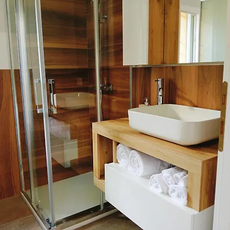 Konukevi Modena Rooms